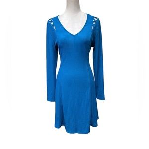 Cloud & Sky Long Sleeve with Shoulder Cut Outs / Size: XL / Item# 1-21252